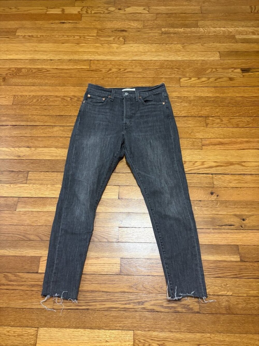 Levi’s Women’s Wedgie Skinny Jeans Size 30 Faded Black Stretch Denim Button Fly